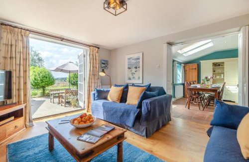 Westleton House | Exceptional Easter Cottage: Pet & Child Friendly Retreat