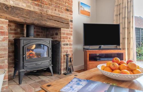 Westleton House | Exceptional Easter Cottage: Pet & Child Friendly Retreat