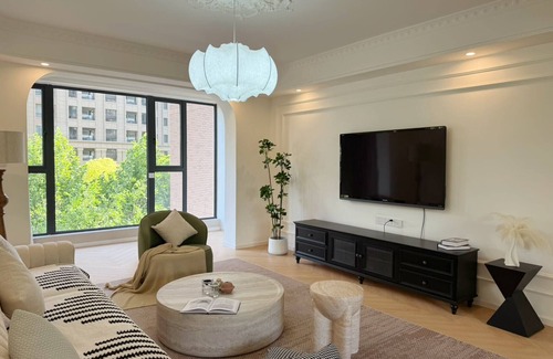 Huangpu Apartment | Eastern Hub - High Quality Spacious Apartment, near the Bund