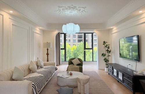 Huangpu Apartment | Eastern Hub - High Quality Spacious Apartment, near the Bund