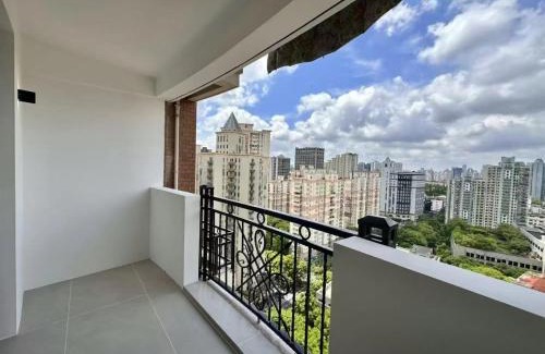 Jing'an Apartment | Pet-Friendly Getaway at 上海翰林府邸 Near Nanjing West Road