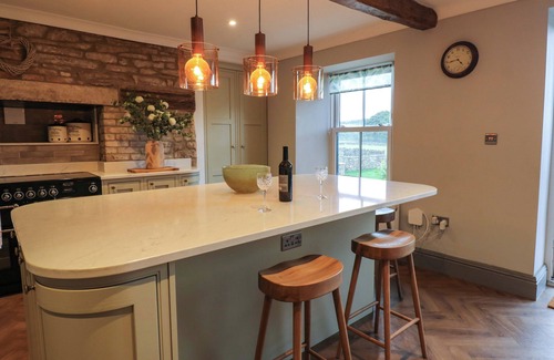 Mickleton House | EASTFIELD FARM, family friendly, with hot tub in Mickleton, Teesdale