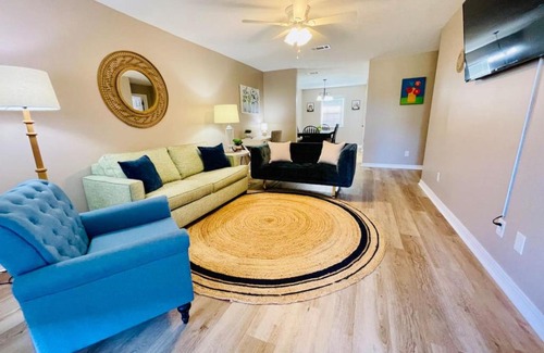 Hammond Apartment | Eastgate 16B spacious comfortable