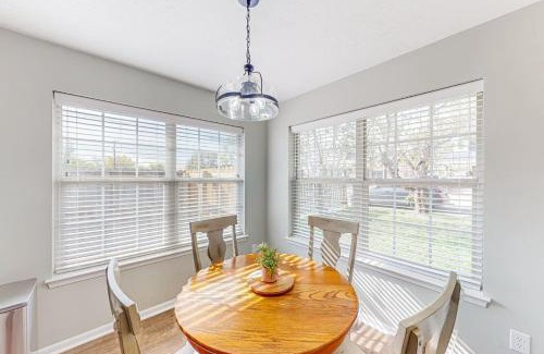 College Station House | Eastgate Gem, Walk to TAMU