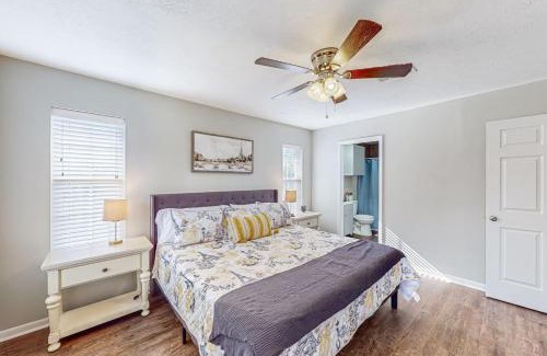 College Station House | Eastgate Gem, Walk to TAMU