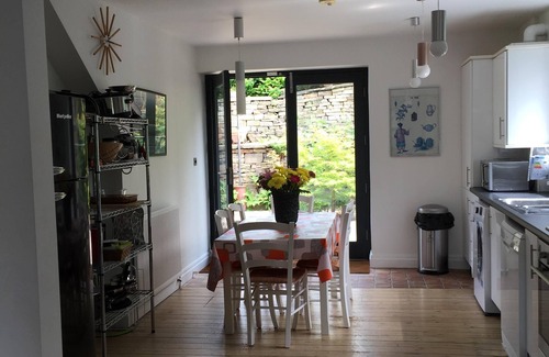 Holmfirth Cottage | Discover Eastholme Cottage: Ideal for Family Retreats