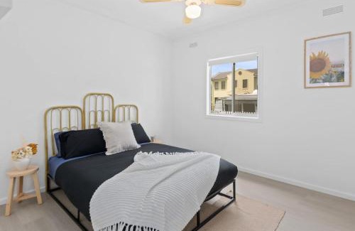East Corrimal House | Relaxed Coastal Cottage at Easts Beach - Pet-Friendly Retreat