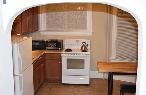 Lower East Side Apartment | Eastside Apartment: Private Entrance, Lake View & Hot Tub
