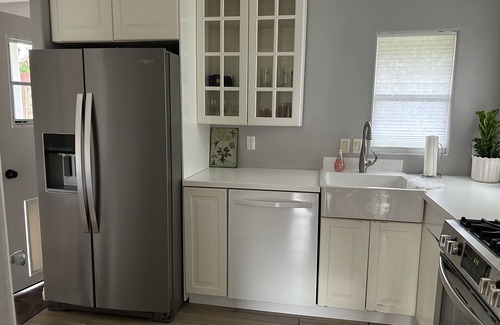 East Side Costa Mesa House | Ideal Retreat Near Disneyland with Ocean View Amenities