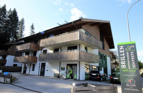 Kitzbuehel Apartment | Prime Location Near Kirchberg Ski Lift with Family Amenities