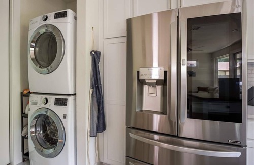 Govalle House | Eastside Escape: Enjoy Backyard Fun & Walk to Local Eateries