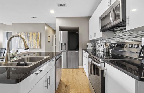 Central East Austin Apartment | Vibrant Eastside Heights: Stylish Loft with Pool & Spa