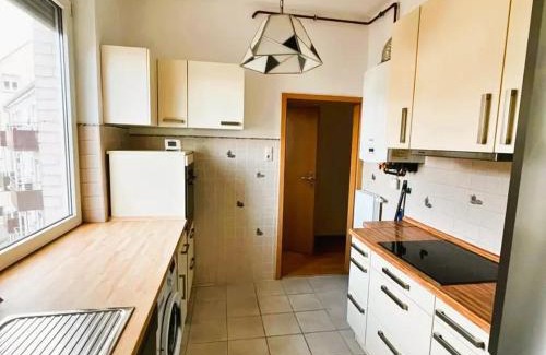Gaisburg House | Eastside - Privatzimmer in geteilter Wohnung mit Gemeinschaftsbad