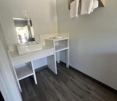 Downtown Los Angeles Hotel | Budget-Friendly Eastsider Motel in Vibrant Downtown LA