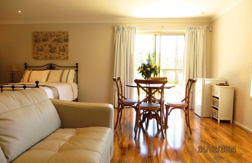 Falls Creek Apartment | Discover Eastview Studio with Pool & Breakfast at Jervis Bay