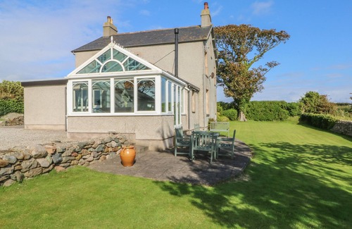 Rampside Cottage | Pet-Friendly Eastwood House with Ocean Views in Barrow-In-Furness