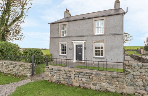 Rampside Cottage | Pet-Friendly Eastwood House with Ocean Views in Barrow-In-Furness