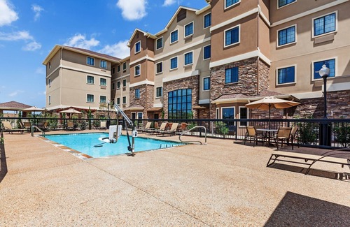 Fossil Creek Apartment | Convenient Access to Convention Center with Free Breakfast