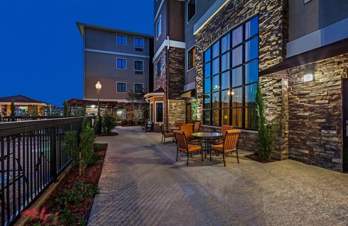 Fossil Creek Apartment | Convenient Access to Convention Center with Free Breakfast