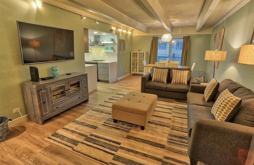 Warrior's Mark Condo | Prime Location near Downtown Breck with Pool & Hot Tub