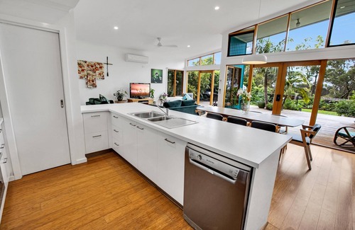Eagle Point House | Convenient Access to Gippsland Lakes from Your Doorstep