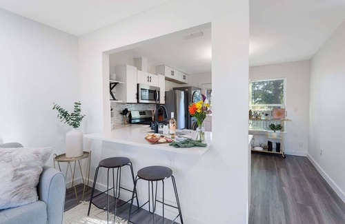East MLK House | Easy Access to Town, Vibrant Hub | True Gem