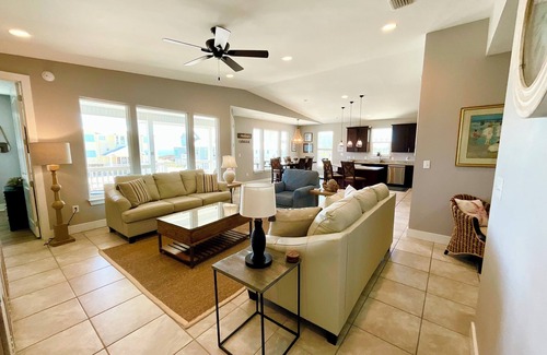 Morgantown House | Beachfront Oasis: Pools, Tennis & Guest Rated 9.8