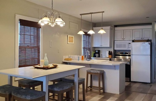 Kent Cottage | Relaxing Lakefront Cottage on Beautiful Lake Ontario