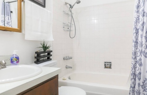 Tri-Cities Apartment | Convenient Stay with Private Parking & Ocean View Amenities