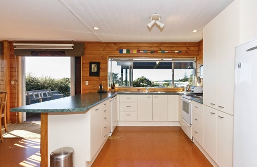 Omaha Cottage | Relaxing Oceanfront Retreat - Omaha Holiday Home Awaits