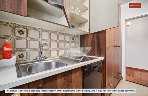 Alt-Wiedikon Apartment | Convenient Apartment Near City Center with Family Amenities