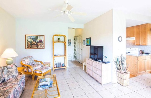 Lihue Condo | Experience Kauai Living: Kaha Lani 102 with Pool & Kitchen