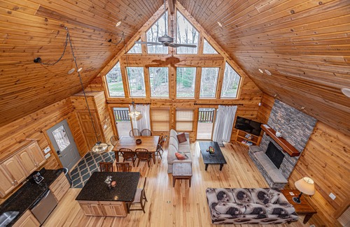 Oakland House | Relaxing Escape Near DCL State Park | Guest Rated 9.4/10