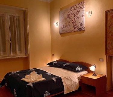 Carrobbio Apartment | Cozy Room in Italy with Balcony and Breakfast Included