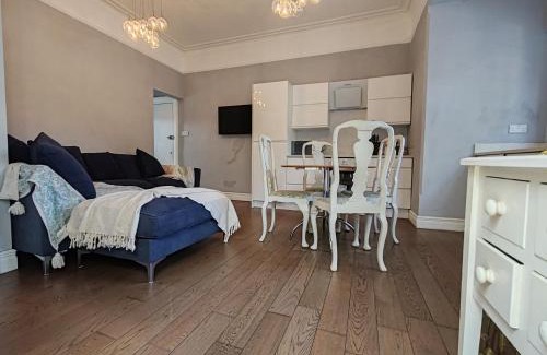 Royal Tunbridge Wells Apartment | Easy too stay Molyneux Park road