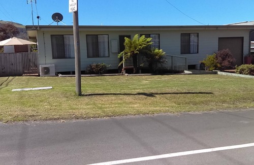 Apollo Bay House | Flexible Booking with Free Cancellation & Ocean View Awaits