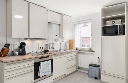 Arnsberg Apartment | Family-Friendly EasyGoing Switch Streaming Apartment for 4