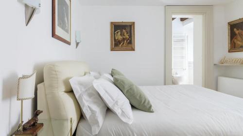 Borgonuovo Apartment | Family-Friendly Easyhomes - Annunciata with Great Reviews