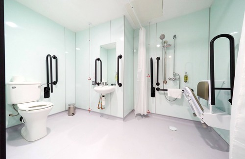 Central Milton Keynes Hotel | Budget-Friendly easyHotel Milton Keynes with Spa & Breakfast