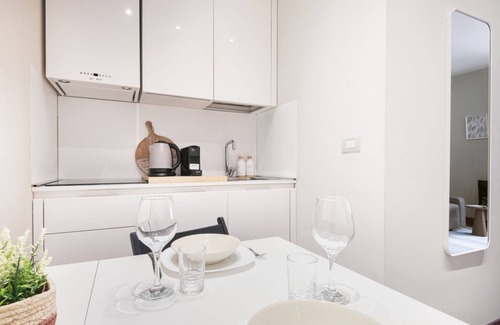 Tre Torri Apartment | Discover Easyife: Furnished Flat Near Arco della Pace