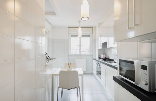 Zona Lancetti Apartment | Easylife - Comfortable Residence with Balcony & Spa