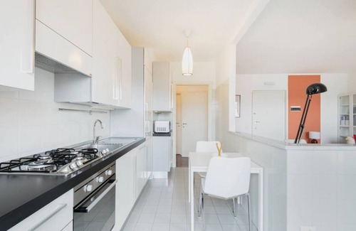 Zona Lancetti Apartment | Easylife - Comfortable Residence with Balcony & Spa