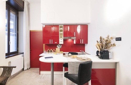 Carrobbio Apartment | Discover Easylife - Cozy Studio in Via Torino's Heart