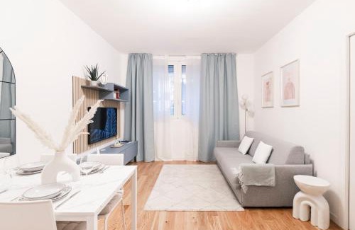 Tricolore Apartment | Exceptional Cityscape Milan Design Apartment for Families