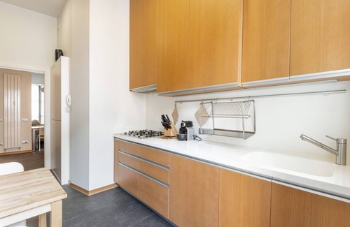 Centro Storico Apartment | Experience Easylife: Elegant Retreat Near the Duomo