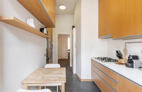 Centro Storico Apartment | Experience Easylife: Elegant Retreat Near the Duomo
