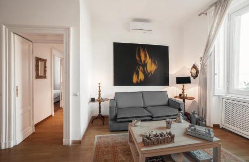 Magenta Apartment | Stylish Easylife Apartment in Cadorna Duomo, 4-Star Comfort