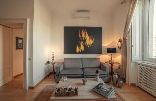 Magenta Apartment | Stylish Easylife Apartment in Cadorna Duomo, 4-Star Comfort