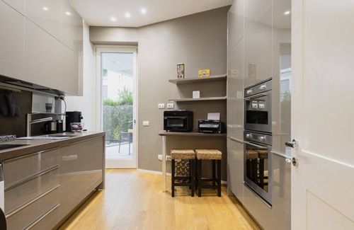 Cerchia dei navigli Apartment | Exceptional Easylife Flat with Spa in Brera's Heart