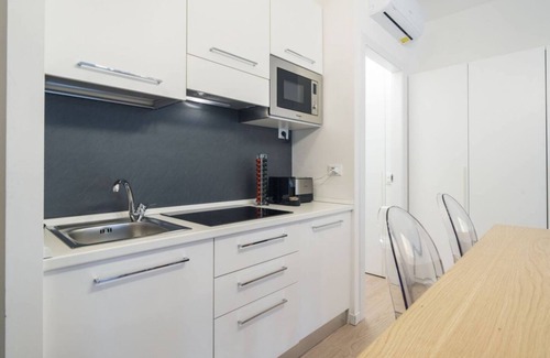 Zona Risorgimento Apartment | Modern Chic Studio in Porta Venezia with Spa & Kitchen